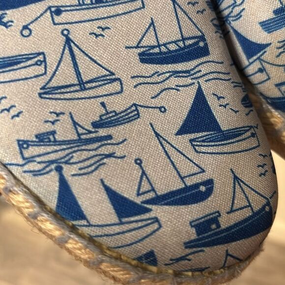 Eric Michael Blue Boat Print Espadrilles Size 7 - Picture 5 of 6